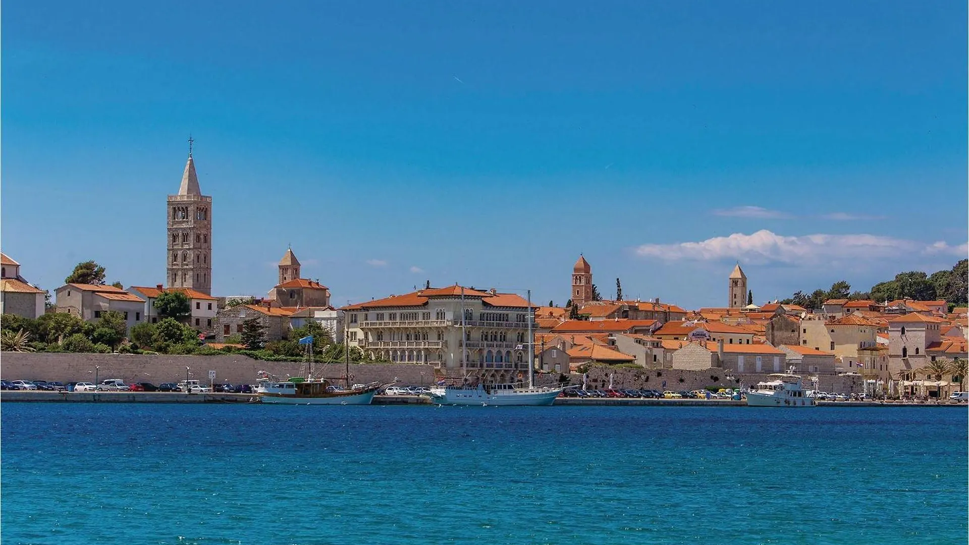 2 Bedroom Cozy Apartment In Rab