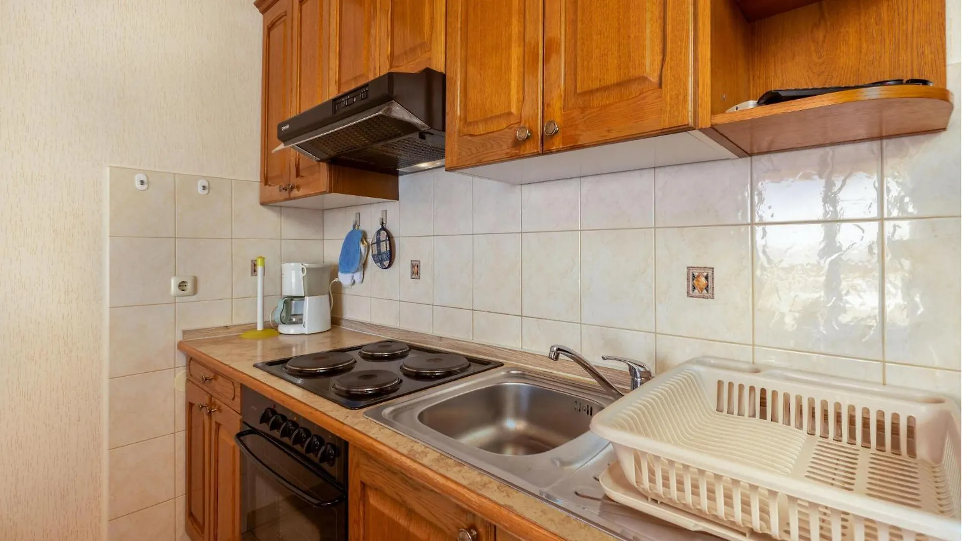 2 Bedroom Cozy Apartment In Rab Rab Town